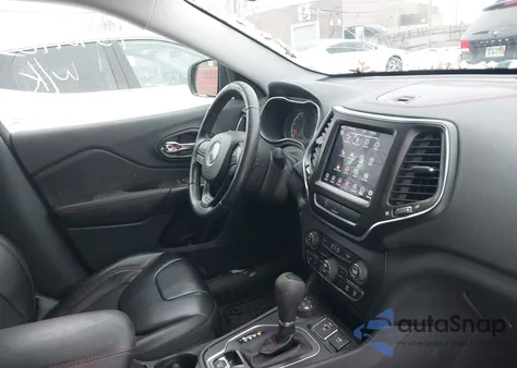 2019 Jeep Cherokee Trailhawk 4X4 from USA, damaged, VIN 1C4PJMBX6KD375156